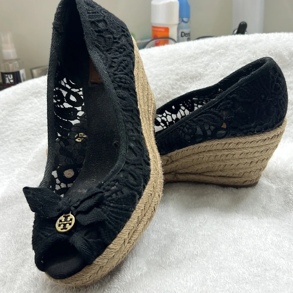 EUC Tory Burch Black Lace Peeptoe Wedge Espadrilles
